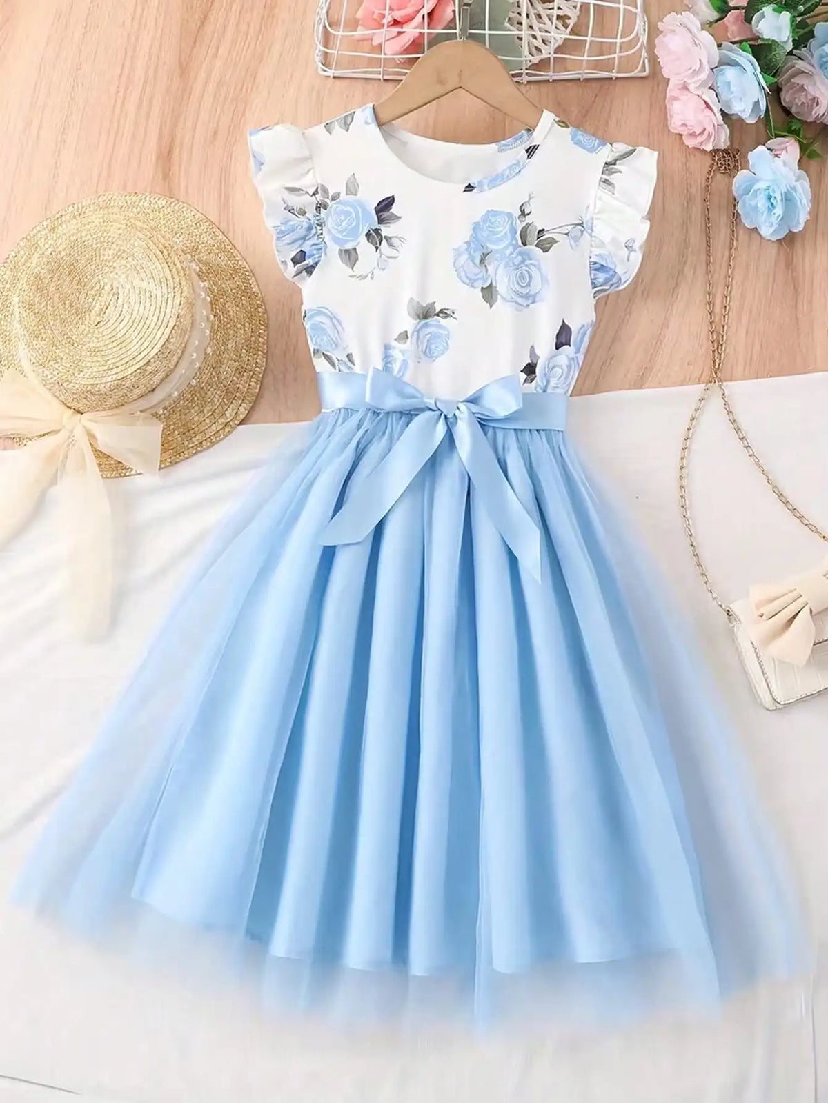Girls' Small Flying Sleeves Round Neck Dress