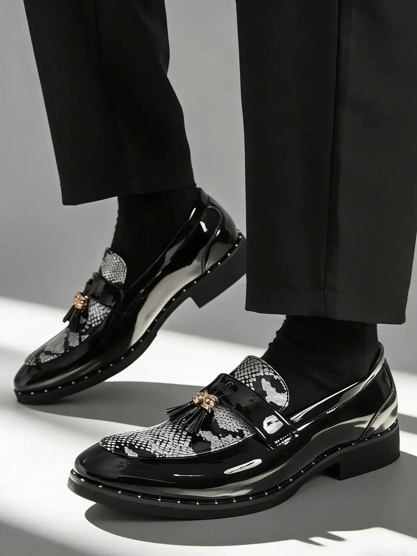 Men's Leather Shiny Tassel Snake Print Loafers Shoes