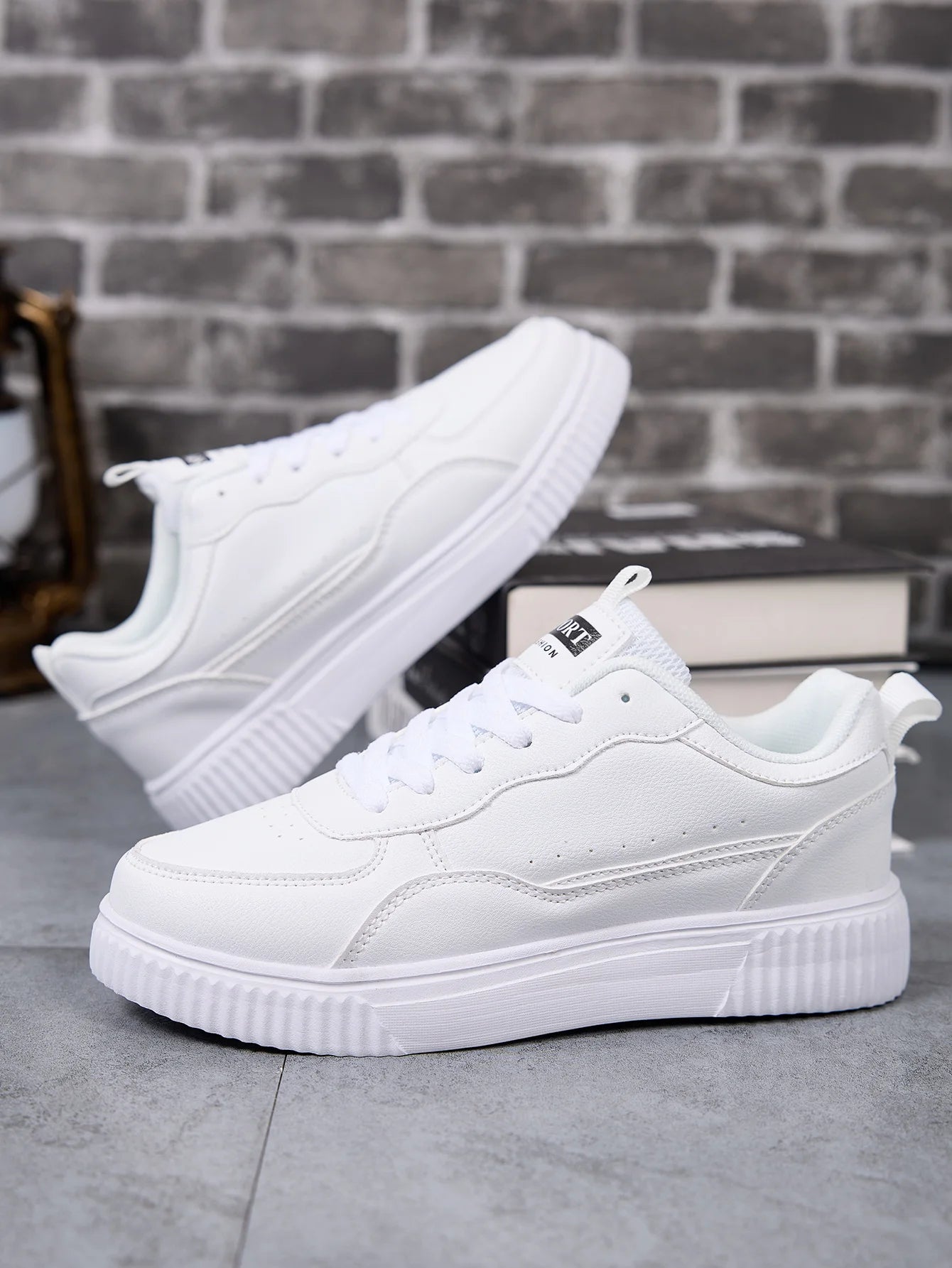 Ultra Light Tight Cold Glued Board Anti Slip Sneakers