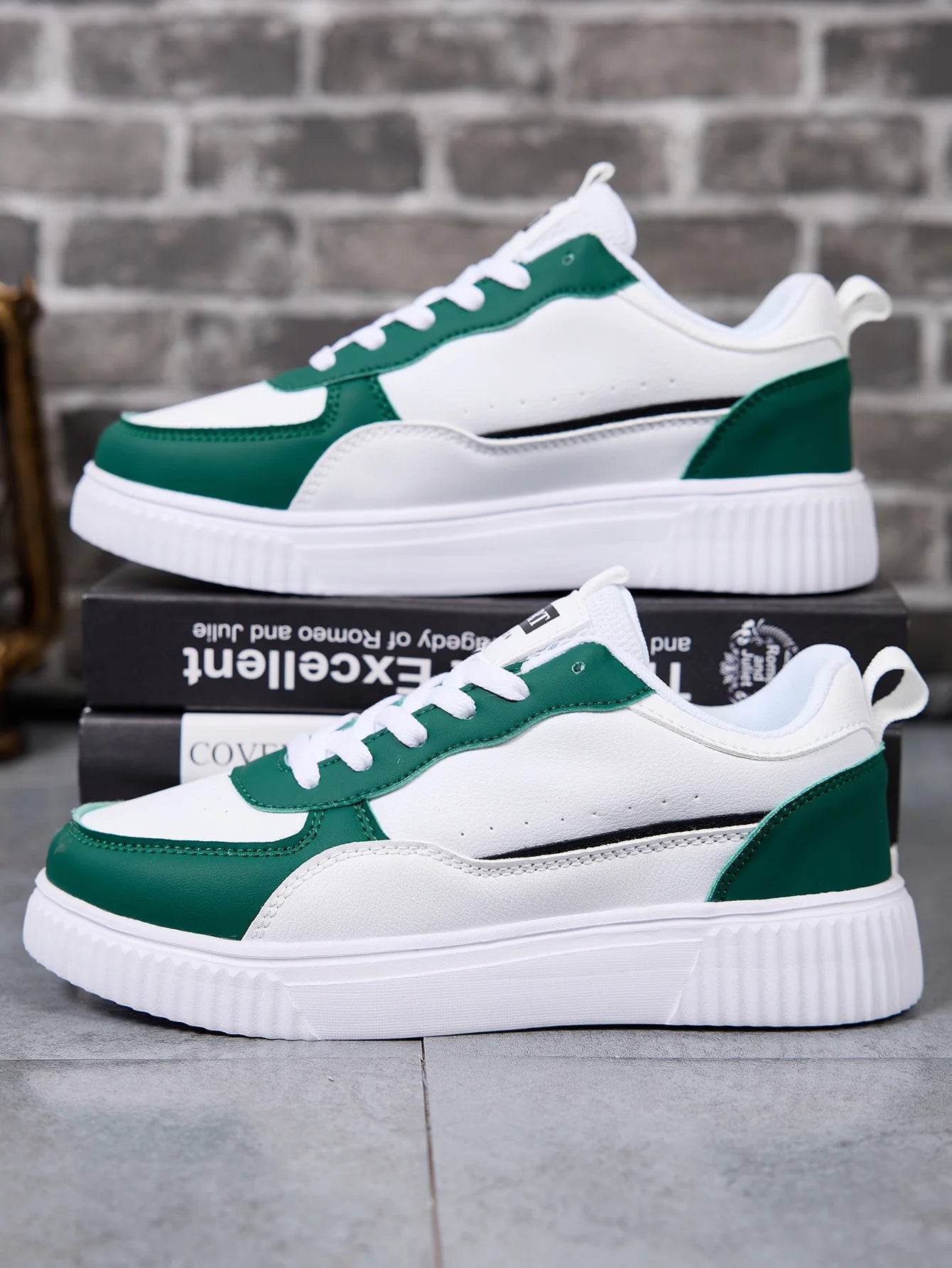 Ultra Light Tight Cold Glued Board Anti Slip Sneakers