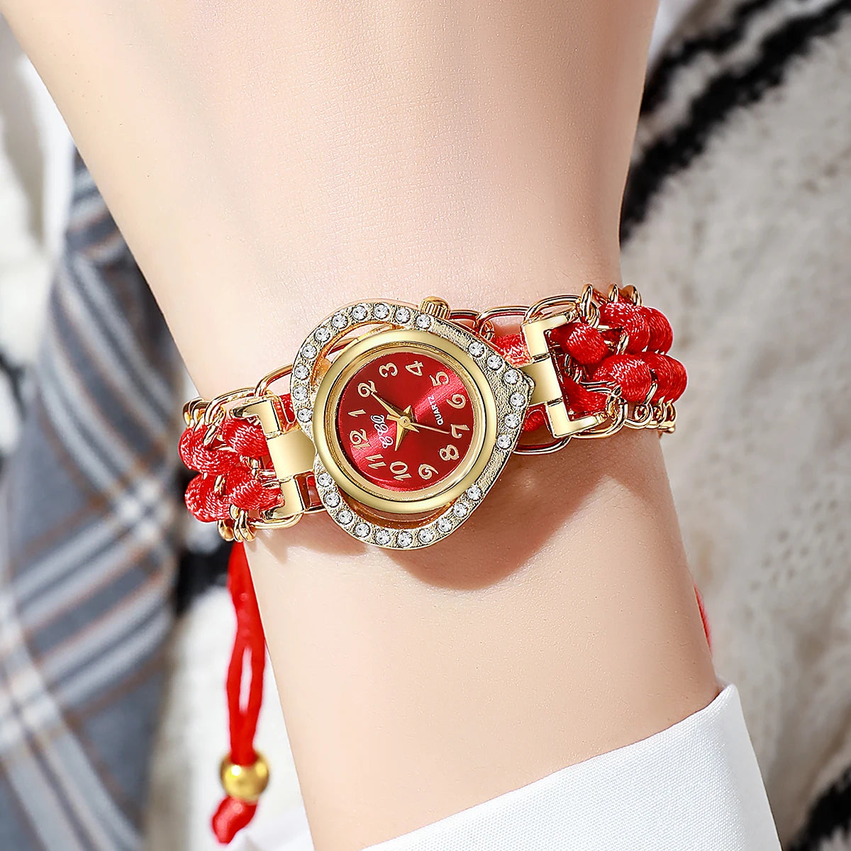 Women's Rhinestone Heart Dial Woven Strap Quartz Wristwatch