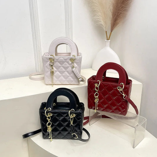 Women's Fashionable Texture Diamond Grid Shoulder Bag