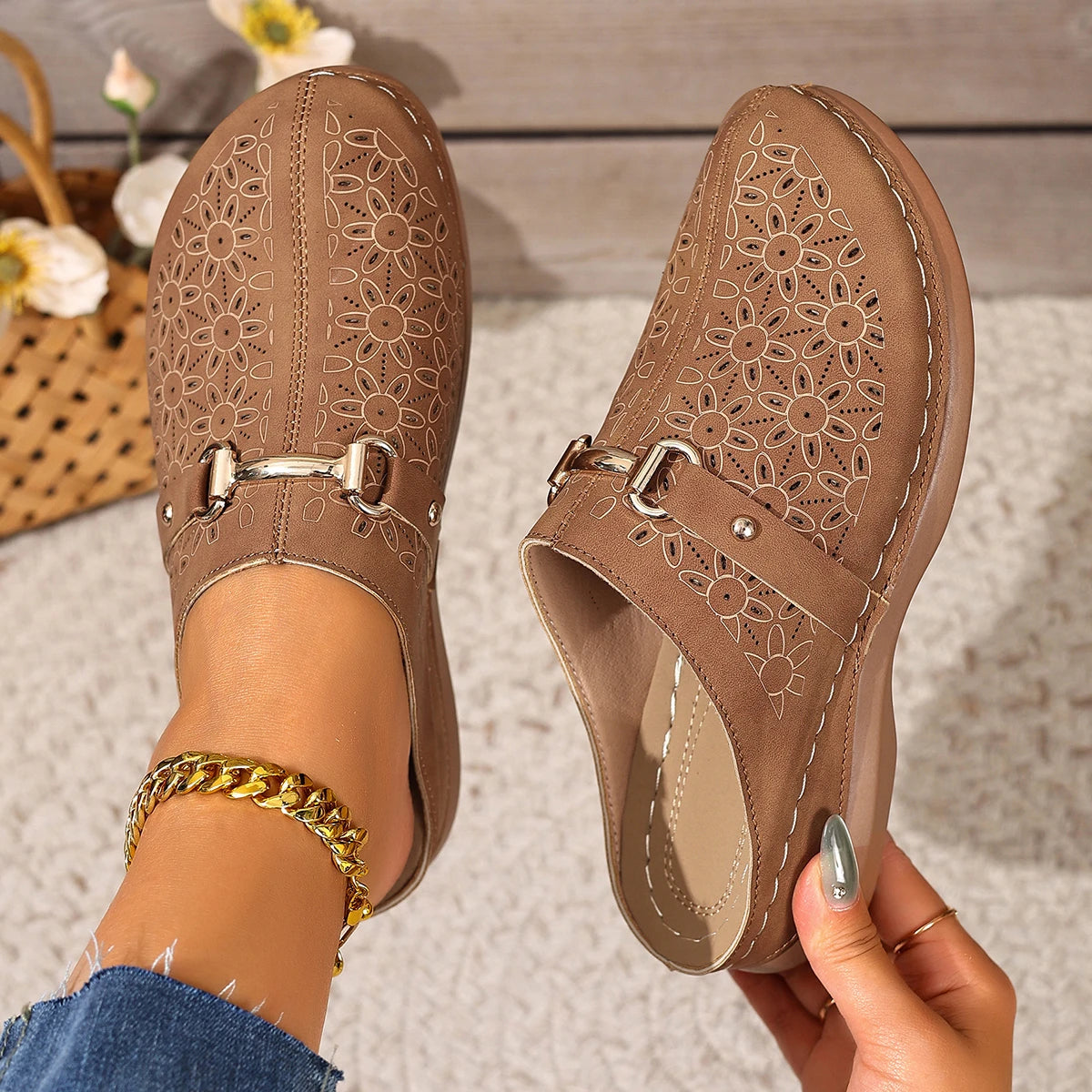 Women's Lightweight Half Support Middle Aged Sandals Slippers