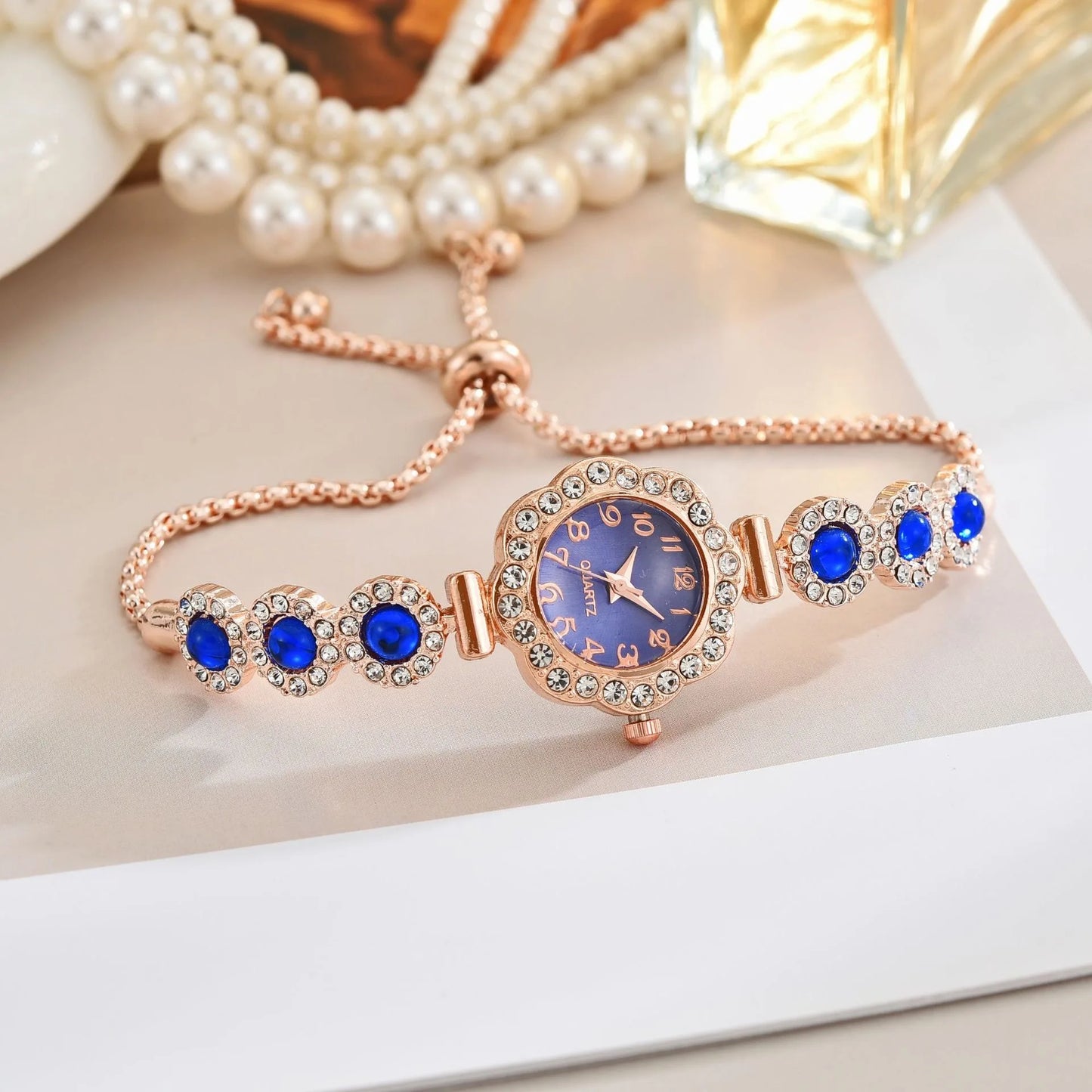 Women's Elegant Rhinestone Strap Quartz Wristwatch