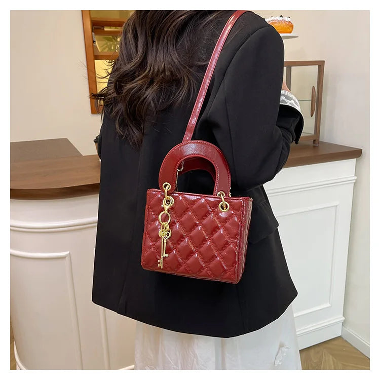 Women's Fashionable Texture Diamond Grid Shoulder Bag
