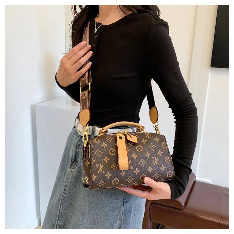Women's Versatile Fashionable Commuting Broadband Shoulder Bag