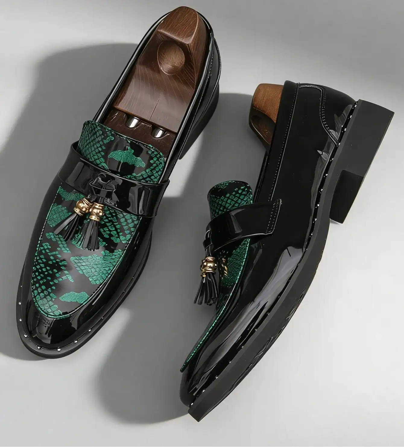 Men's Leather Shiny Tassel Snake Print Loafers Shoes