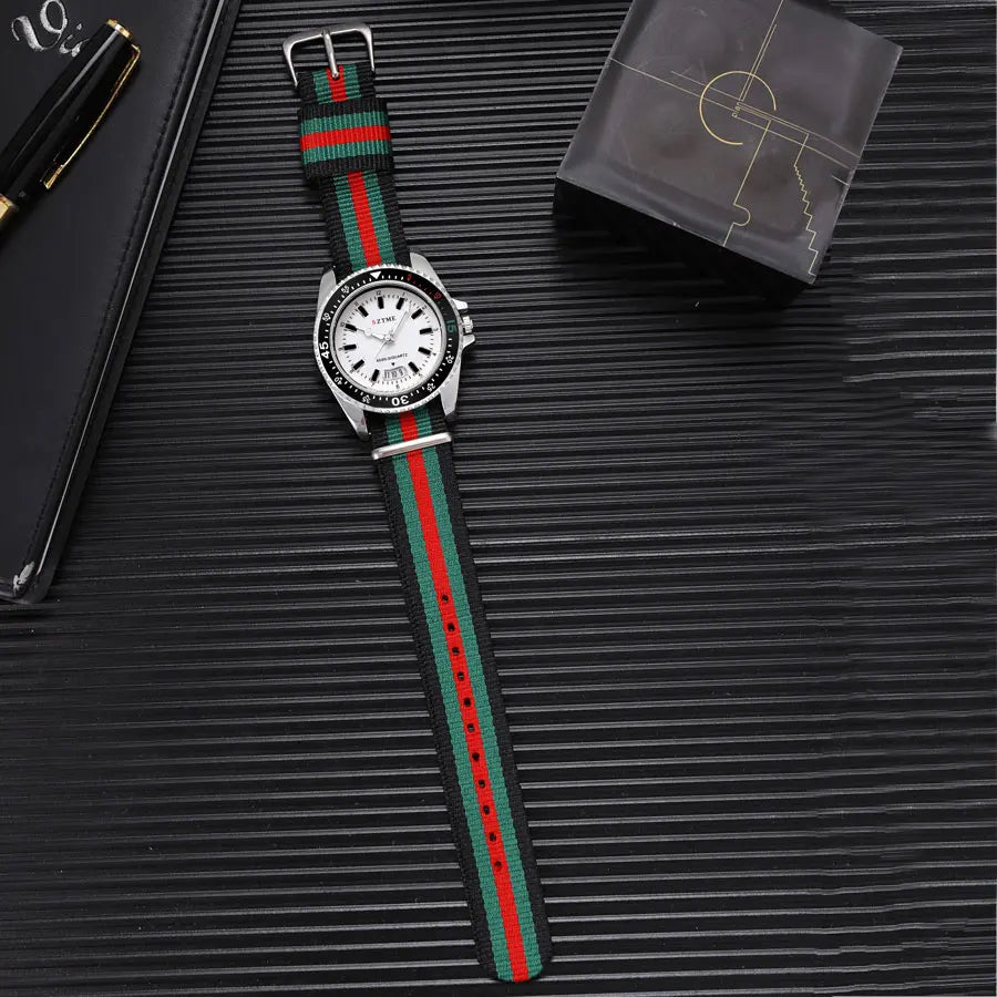 Men's Nylon Strap Calendar Simple Quartz Watch
