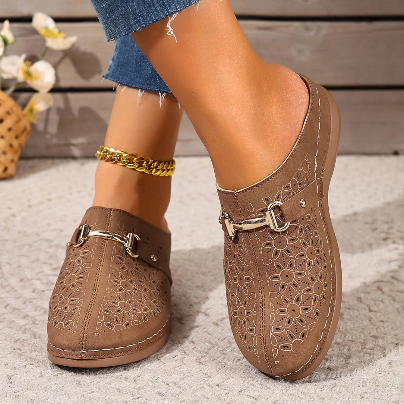 Women's Lightweight Half Support Middle Aged Sandals Slippers