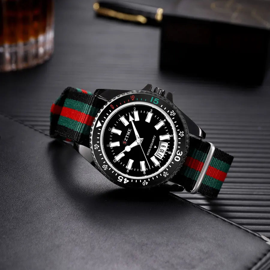 Men's Nylon Strap Calendar Simple Quartz Watch