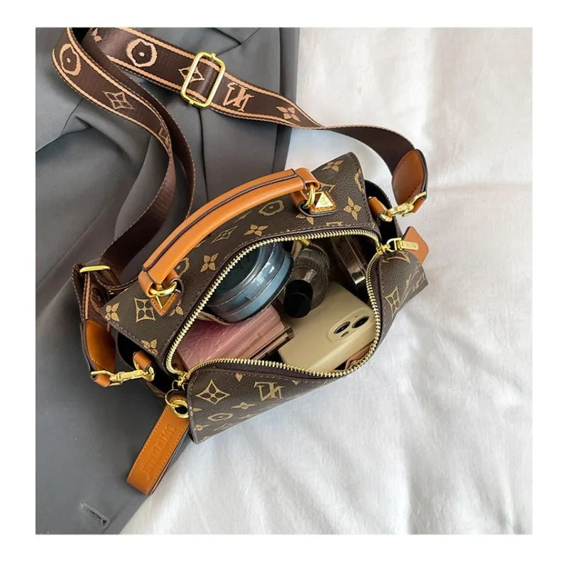 Women's Versatile Fashionable Commuting Broadband Shoulder Bag