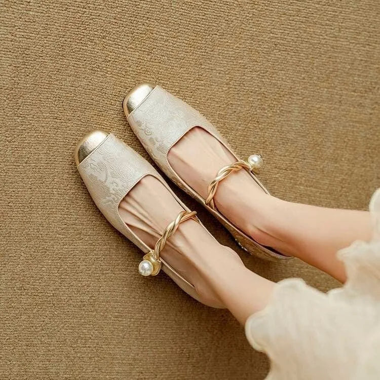 Women's Versatile French Style Shallow Mouth Lightweight Shoes