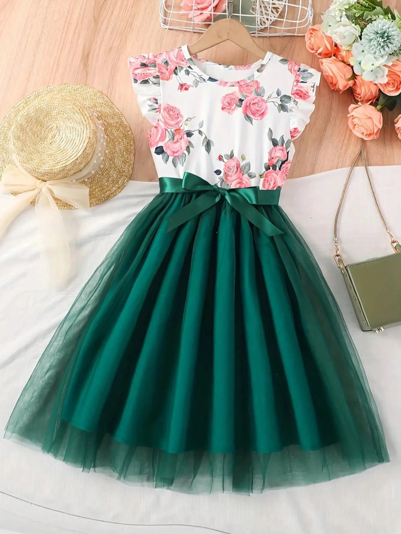 Girls' Small Flying Sleeves Round Neck Dress