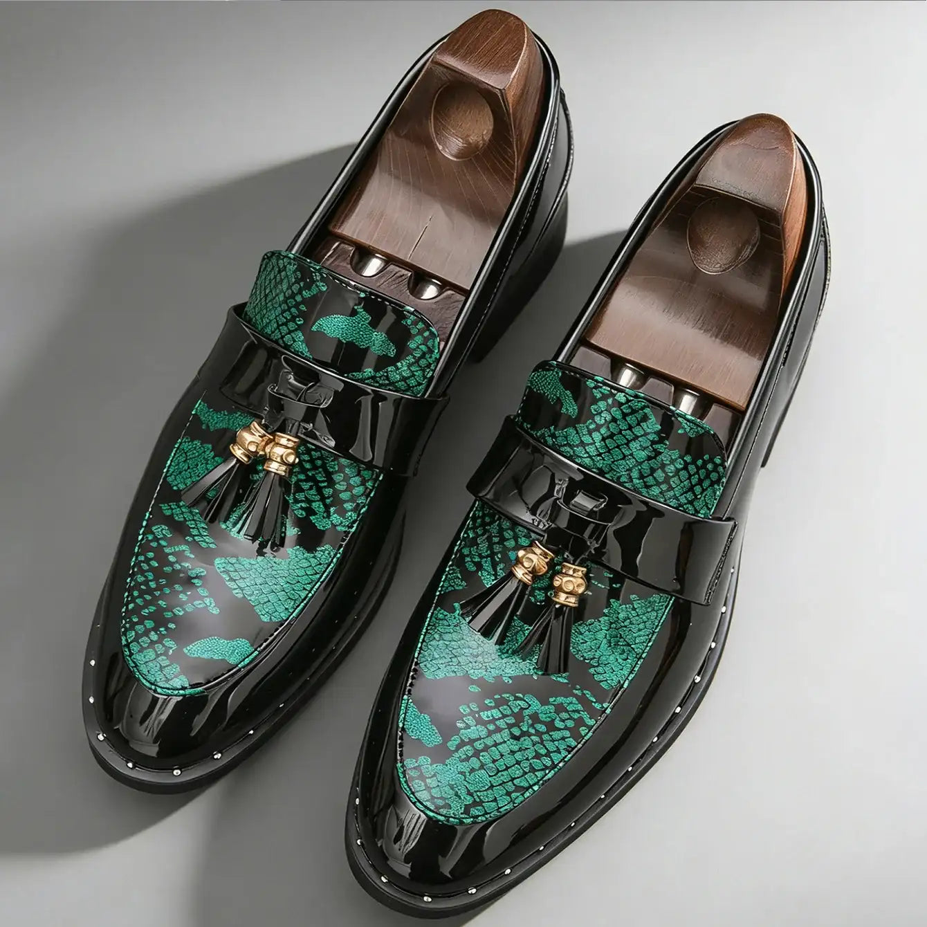 Men's Leather Shiny Tassel Snake Print Loafers Shoes